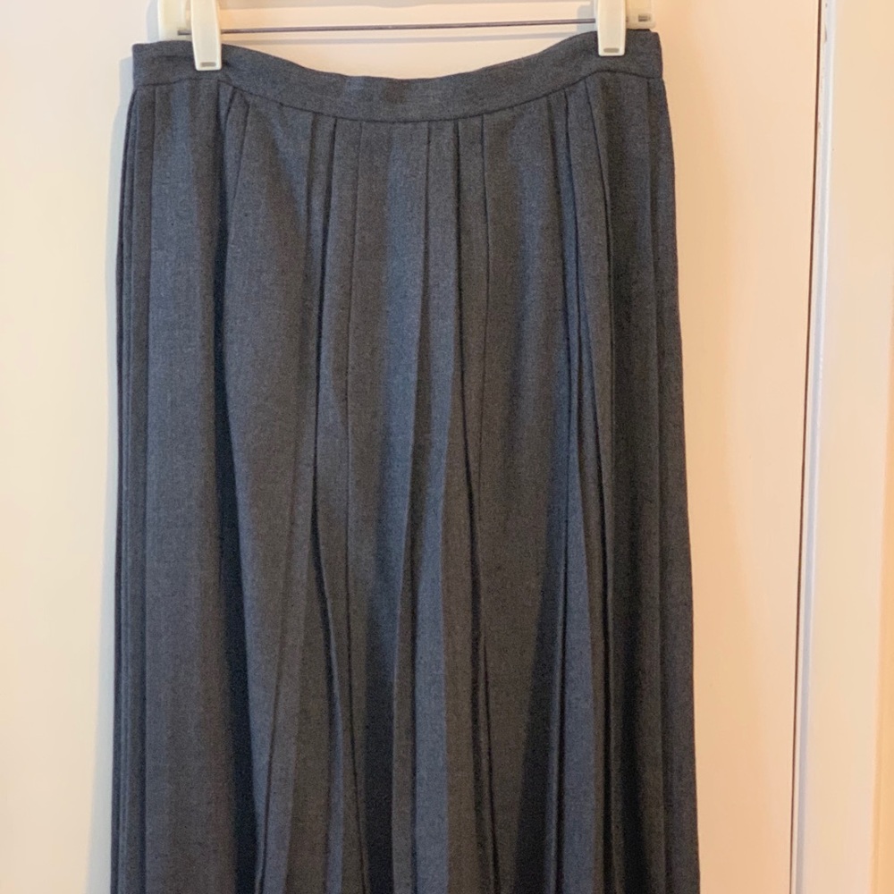 Skirt - Picture 2 of 3